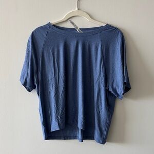 4 piece set of cropped Women's Short Sleeve Tops